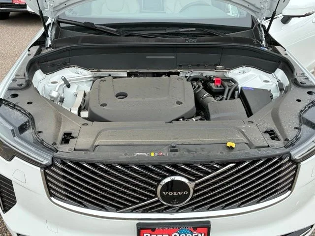 New 2026 Crystal White Volvo Plus image 26