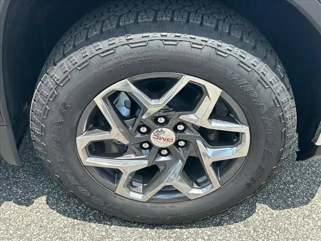 2026 GMC Sierra 1500 SLT - Photo 15