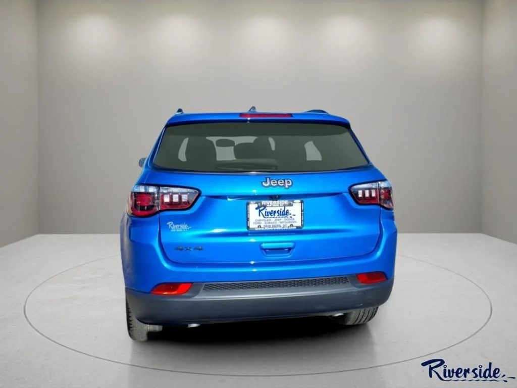 New 2026 Hydro Blue Pearlcoat Jeep Latitude image 2