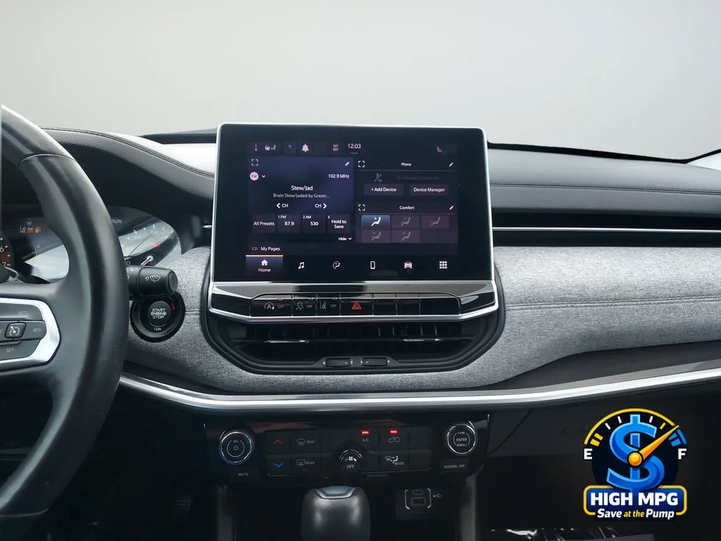 Used 2022 Gray Jeep Latitude Lux image 12