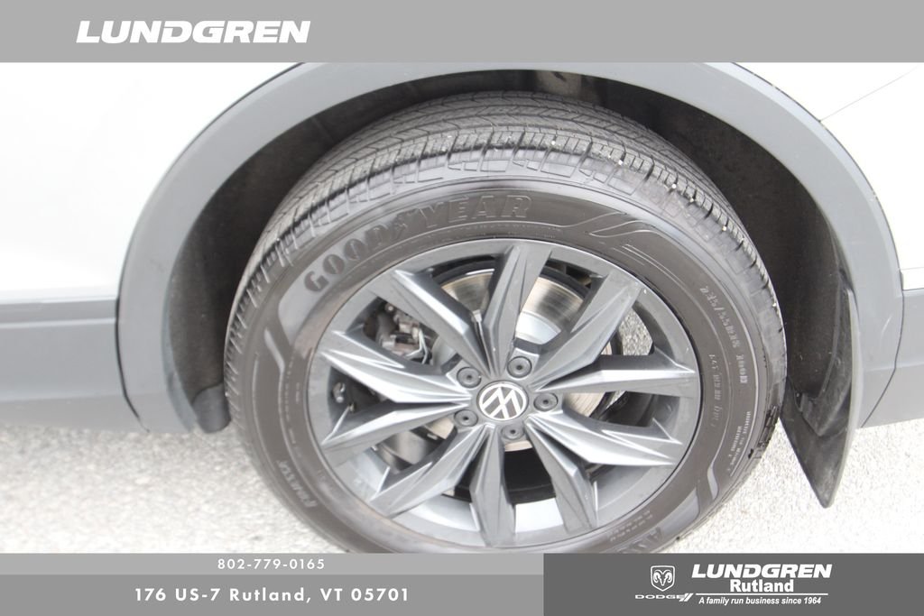 Used 2024 Gray Volkswagen 2.0T SE image 13