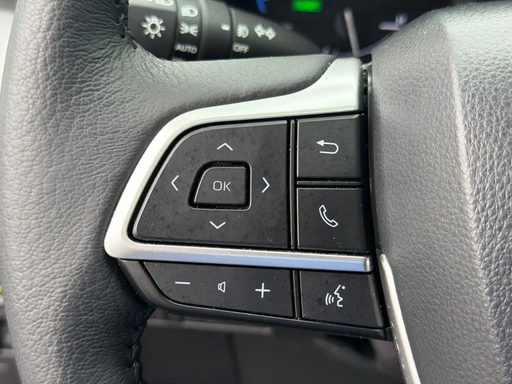 Used 2025 Gray Toyota XLE image 23
