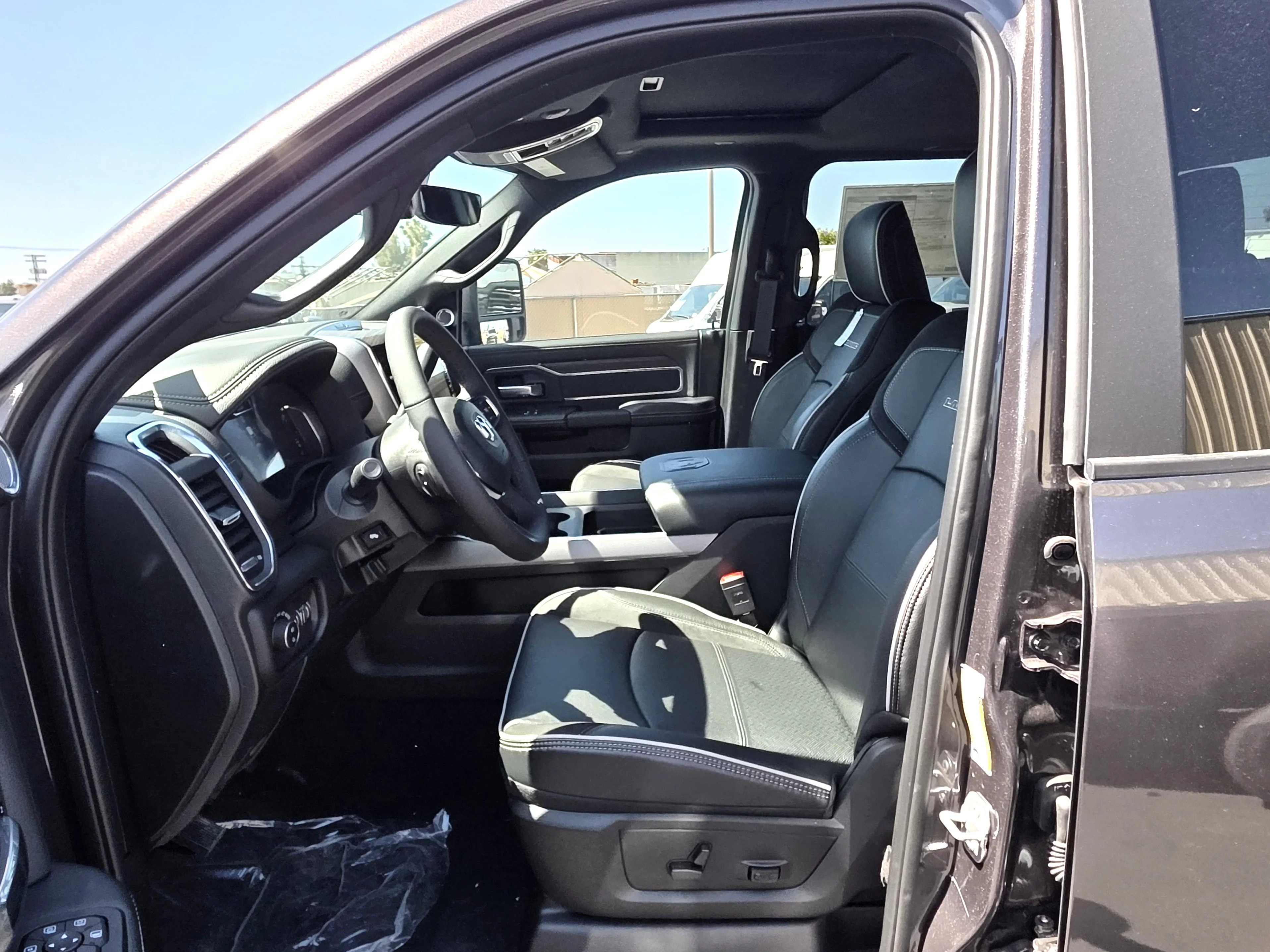 New 2026 Granite Crystal Metallic Clearcoat RAM Laramie image 5