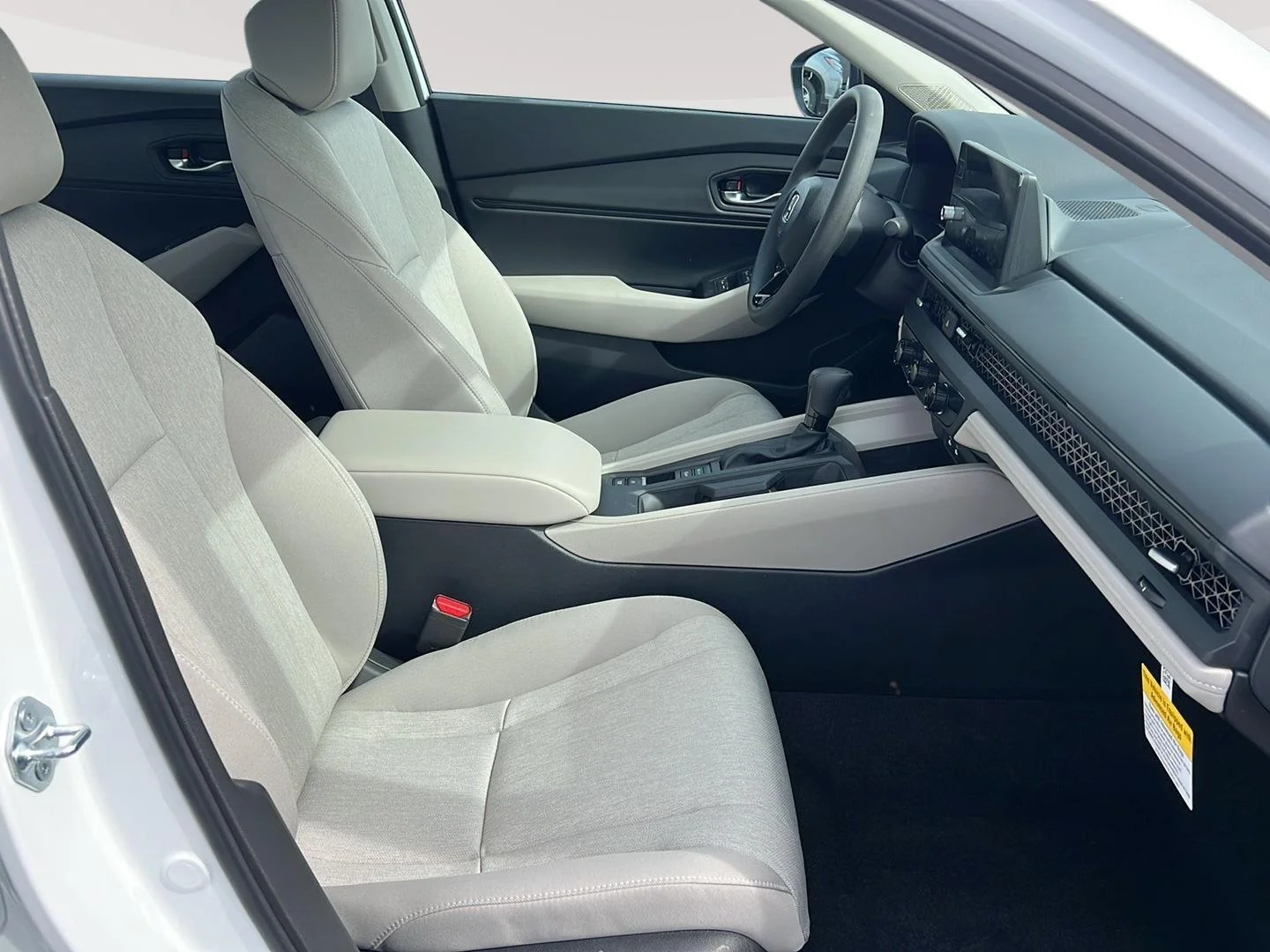 New 2026 Platinum White Pearl Honda SE image 17