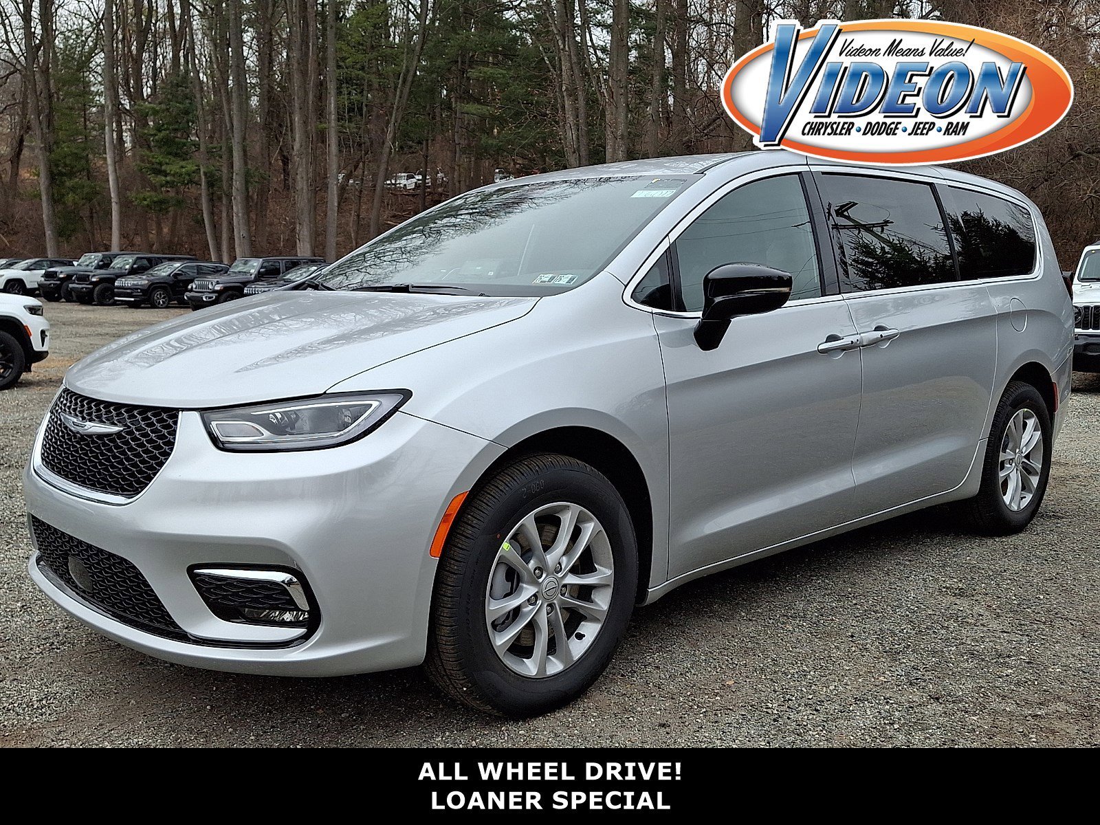 2026 Chrysler Pacifica Select AWD's photo