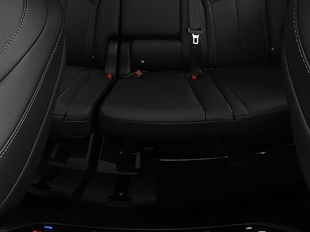 New 2027 RADIANT WHITE INFINITI Pure AWD image 27