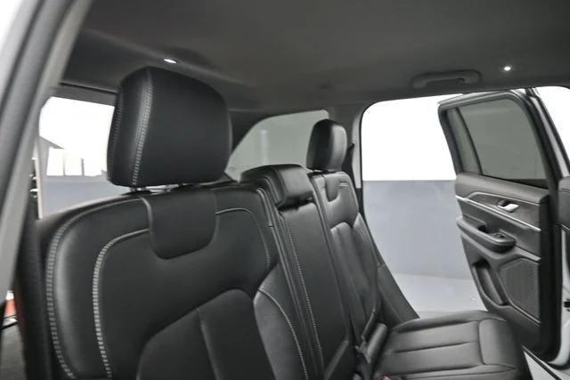 Used 2023 White Jeep Limited image 25