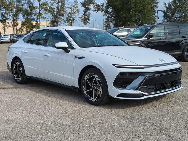 New 2026 White Hyundai SEL Sport image 3
