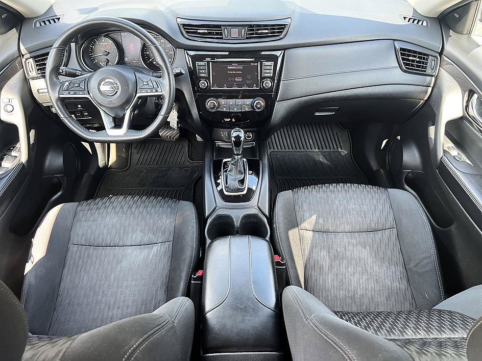 Used 2019 Magnetic Black Pearl Nissan S image 18