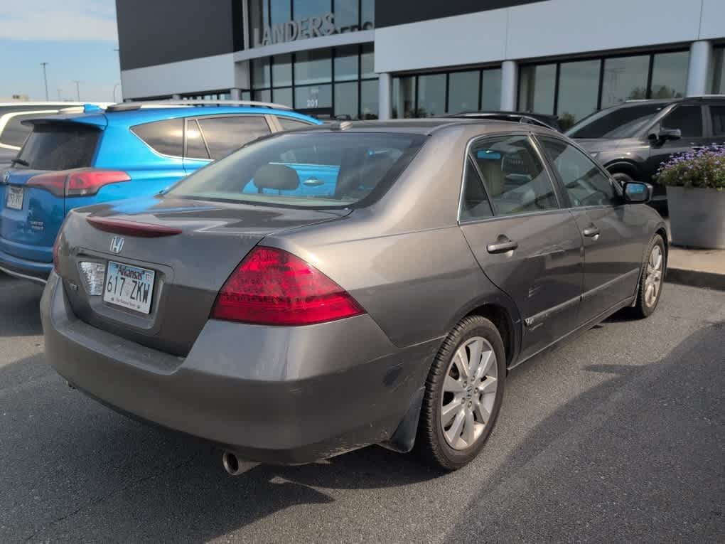 Used 2007 Gray Honda EX-L image 4