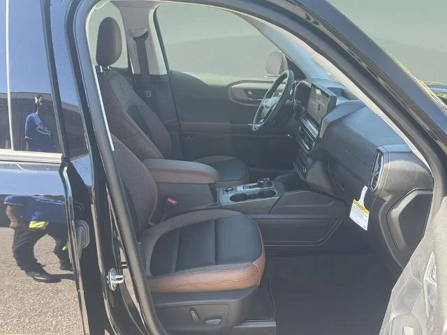 New 2026 Shadow Black Ford Outer Banks® image 27