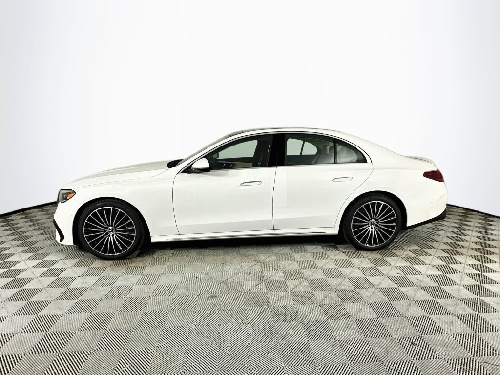 New 2027 Polar White Mercedes-Benz E 450 image 4