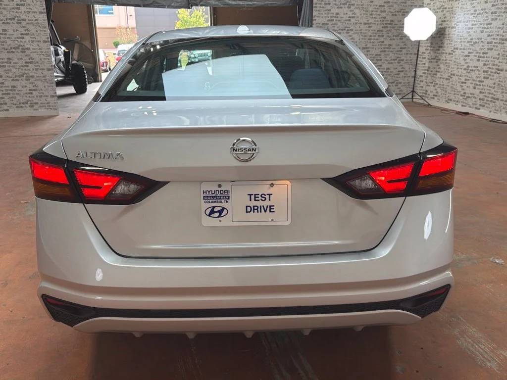 Used 2020 Brilliant Silver Metallic Nissan 2.5 S image 6