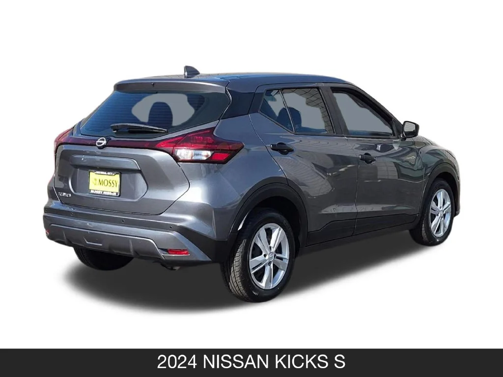 Used 2024 Gray Nissan S image 9