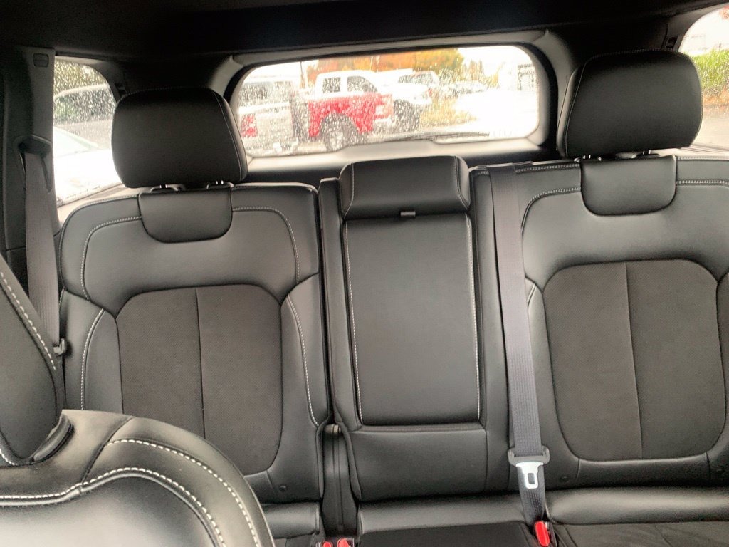 Used 2024 Diamond Black Crystal Pearlcoat Jeep Altitude X image 26