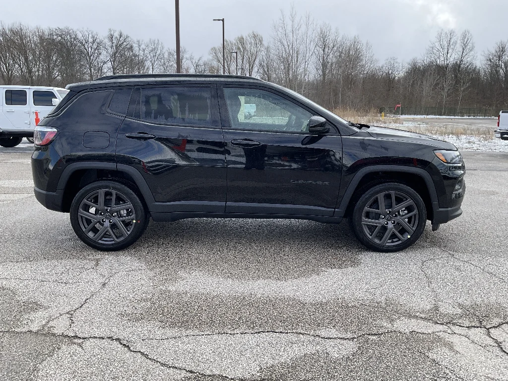 New 2026 Diamond Black Crystal Pearlcoat Jeep Limited Altitude image 4