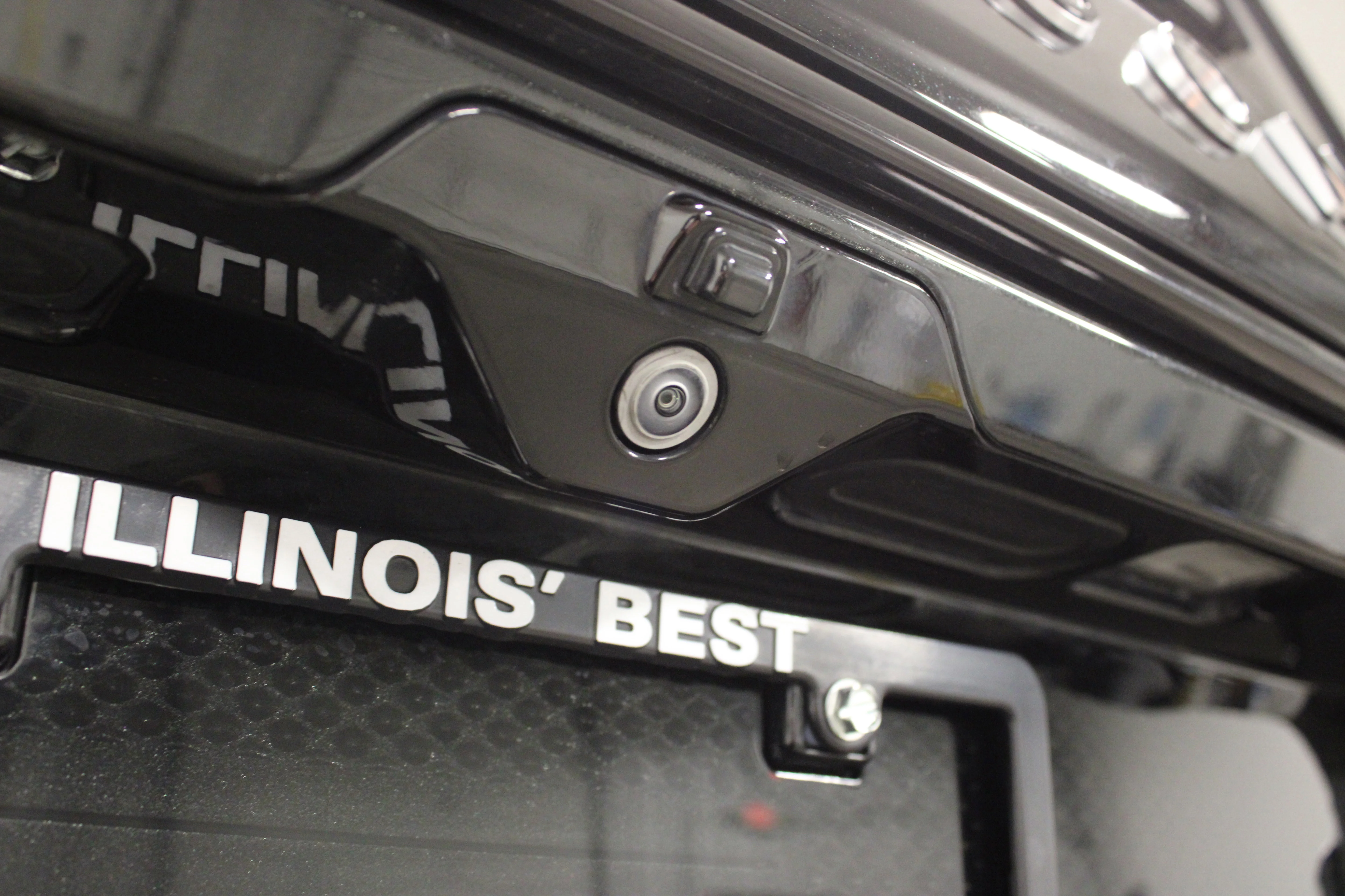 Used 2023 Diamond Black Crystal Pearlcoat Jeep Series II image 13