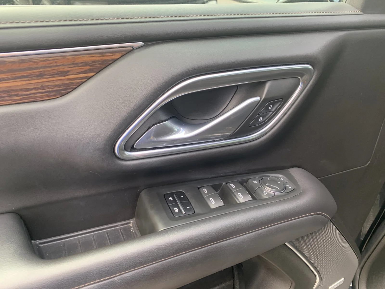 Used 2022 BLACK Chevrolet High Country image 12