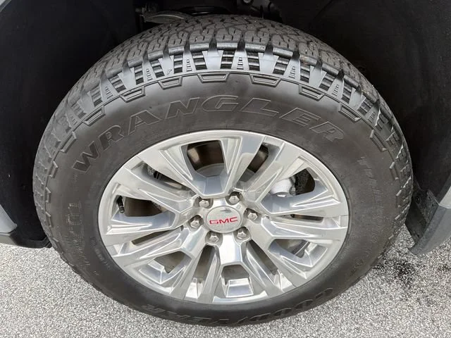 Used 2023 Sterling Metallic GMC Denali image 11