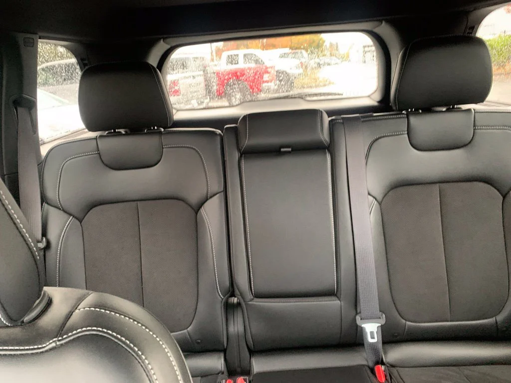 Used 2024 Diamond Black Crystal Pearlcoat Jeep Altitude X image 27