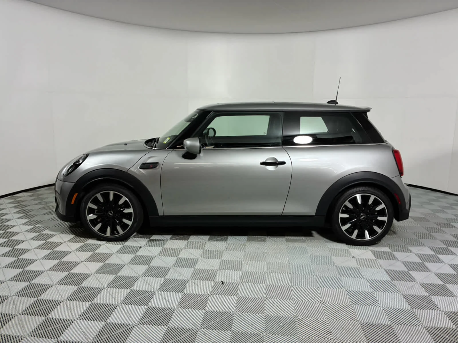 Certified Used 2024 Melting Silver III Metallic MINI Cooper S image 6
