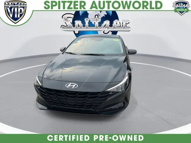 Used 2023 Black Hyundai SEL image 3