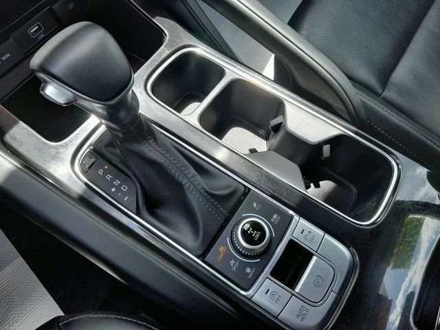 Used 2021 Black Kia S image 25