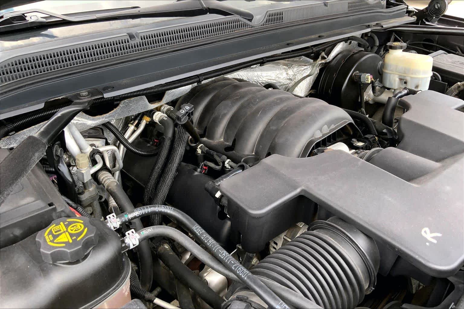 Used 2018 Tungsten Metallic Chevrolet Premier image 31