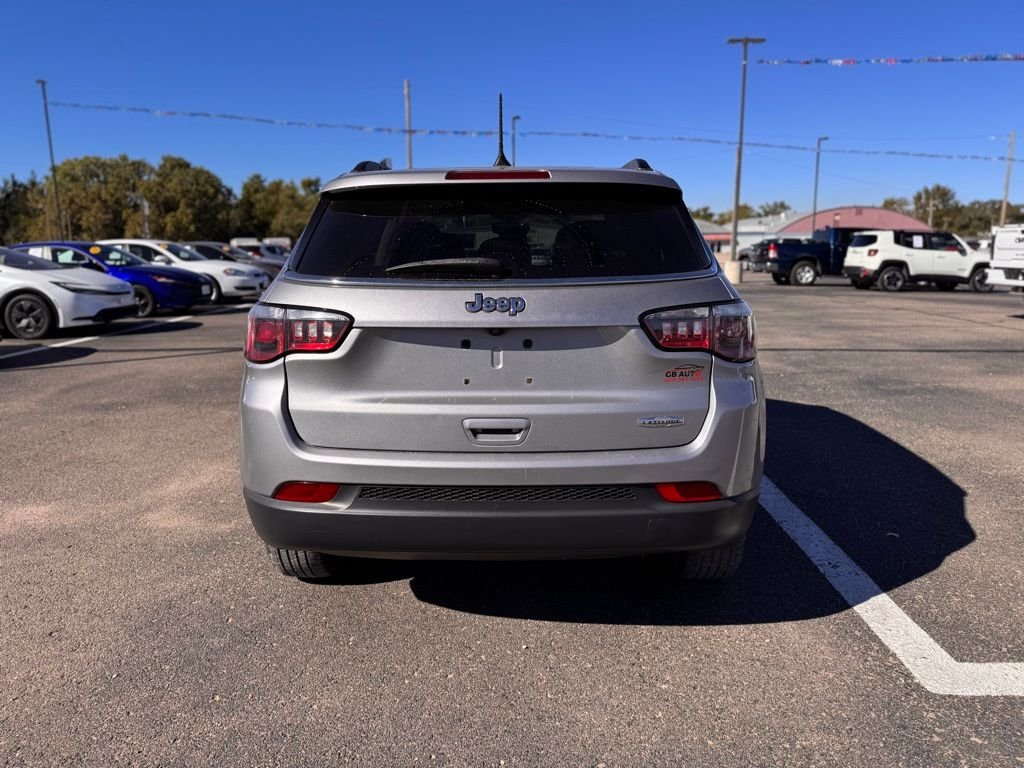 2019 Jeep Compass Latitude photo 2