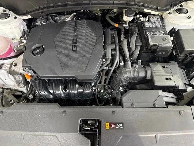 Used 2023 White Hyundai SEL image 22
