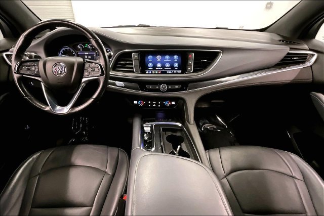 Used 2023 Summit White Buick Essence image 17
