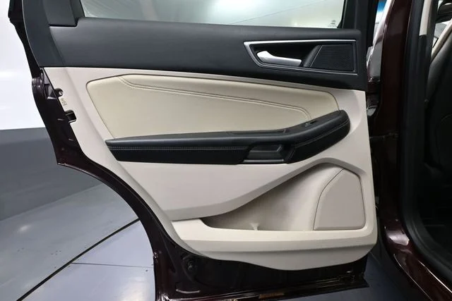 2021 Ford Edge Titanium - Photo 35