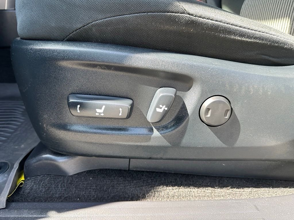 Used 2024  Toyota SR5 image 12