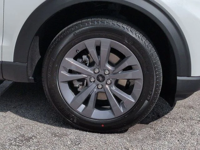New 2026 Star White Metallic Tri-Coat Ford Active image 11