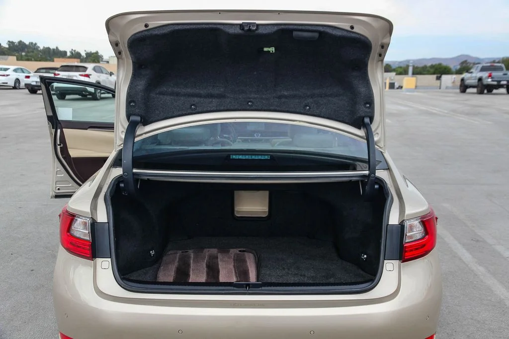 Used 2018 Beige Lexus 350 image 25