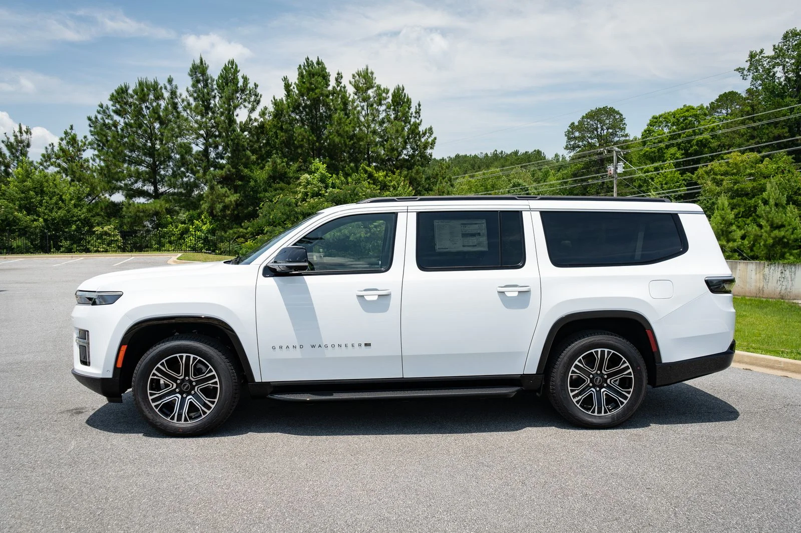 New 2026 Bright White Clear-Coat Exterior Paint Jeep  image 5