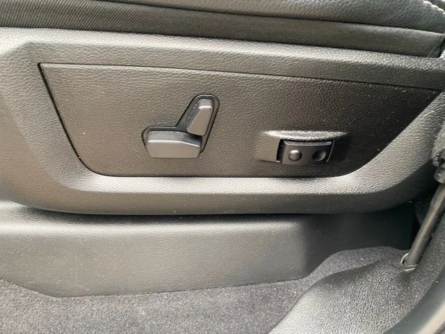 Used 2024 White Ram Laramie image 18