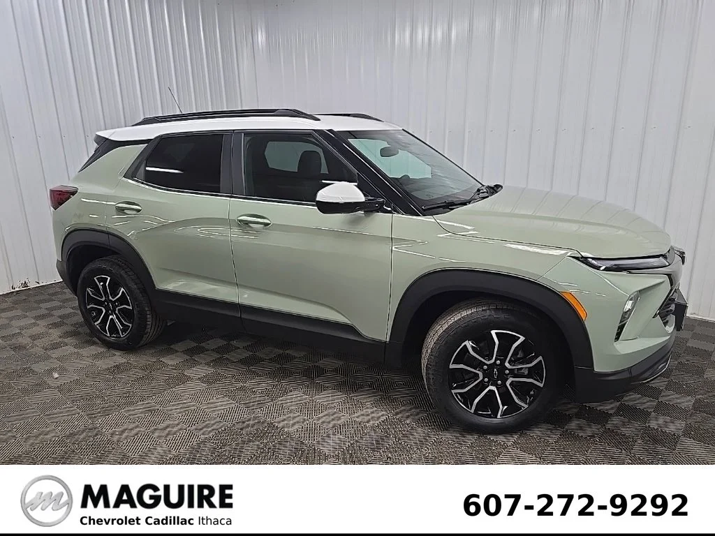 Used 2025 Green Chevrolet ACTIV image 1