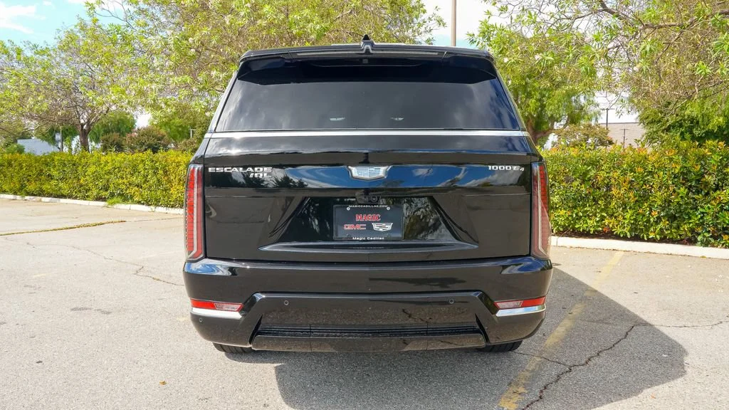 2026 Cadillac Escalade IQL Luxury - Photo 9