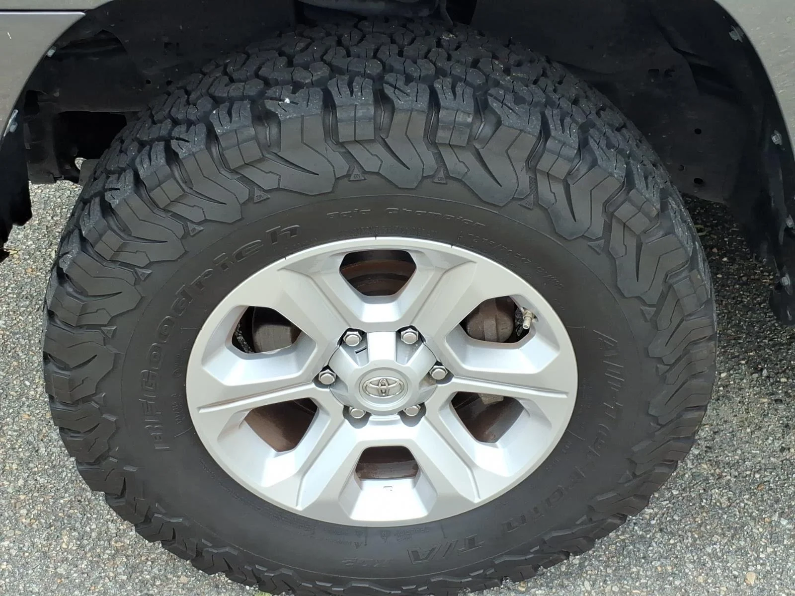 Used 2021 Magnetic Gray Metallic Toyota SR5 Premium image 4