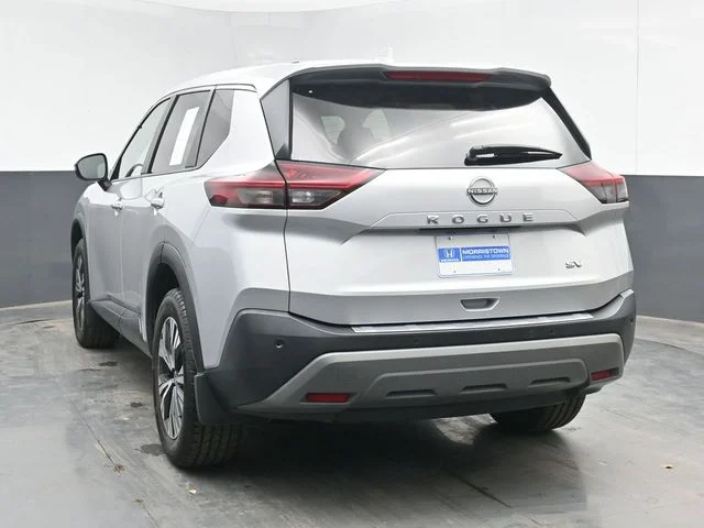 Used 2022 Silver Nissan SV image 6