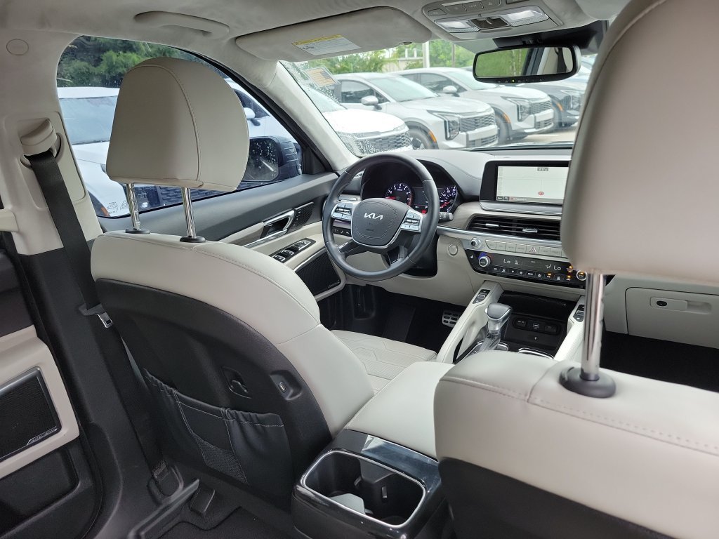 Certified Used 2022 Gravity Gray Kia SX image 14