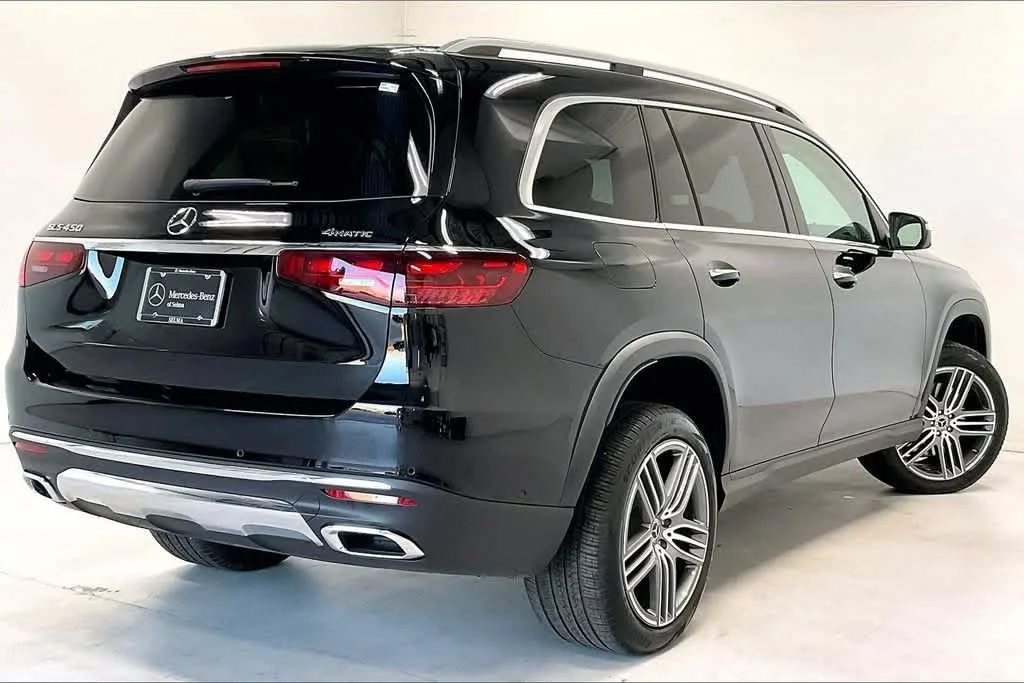 Certified Used 2026  Mercedes-Benz GLS 450 image 12