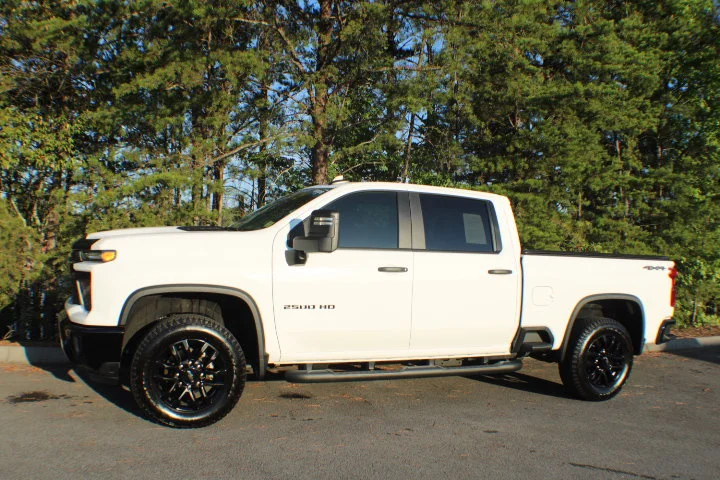 Used 2026 Summit White Chevrolet Custom image 4