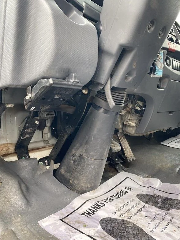 Used 2019 White Isuzu Dump Truck image 17