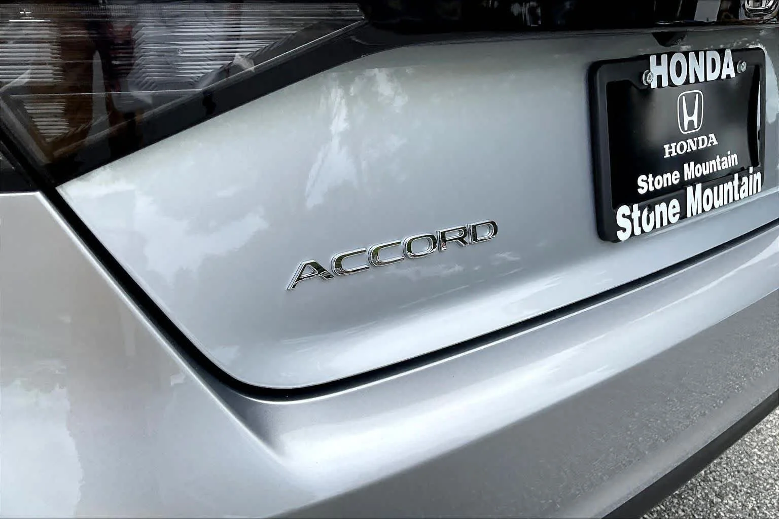 New 2026 Solar Silver Metallic Honda SE image 15