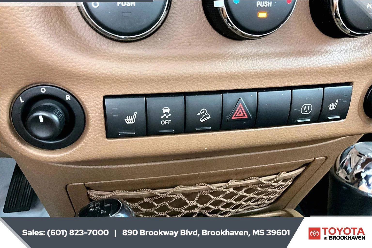 Used 2016 Granite Crystal Metallic Clearcoat Jeep Sahara image 22