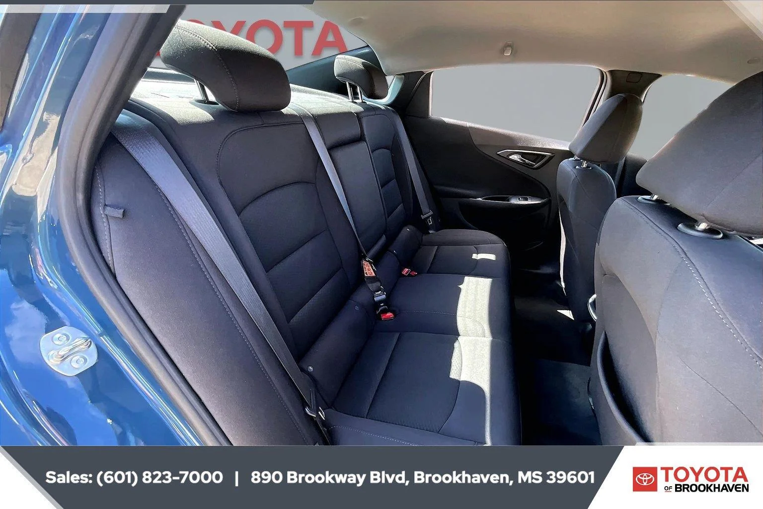 Used 2024 Lakeshore Blue Metallic Chevrolet LT image 20