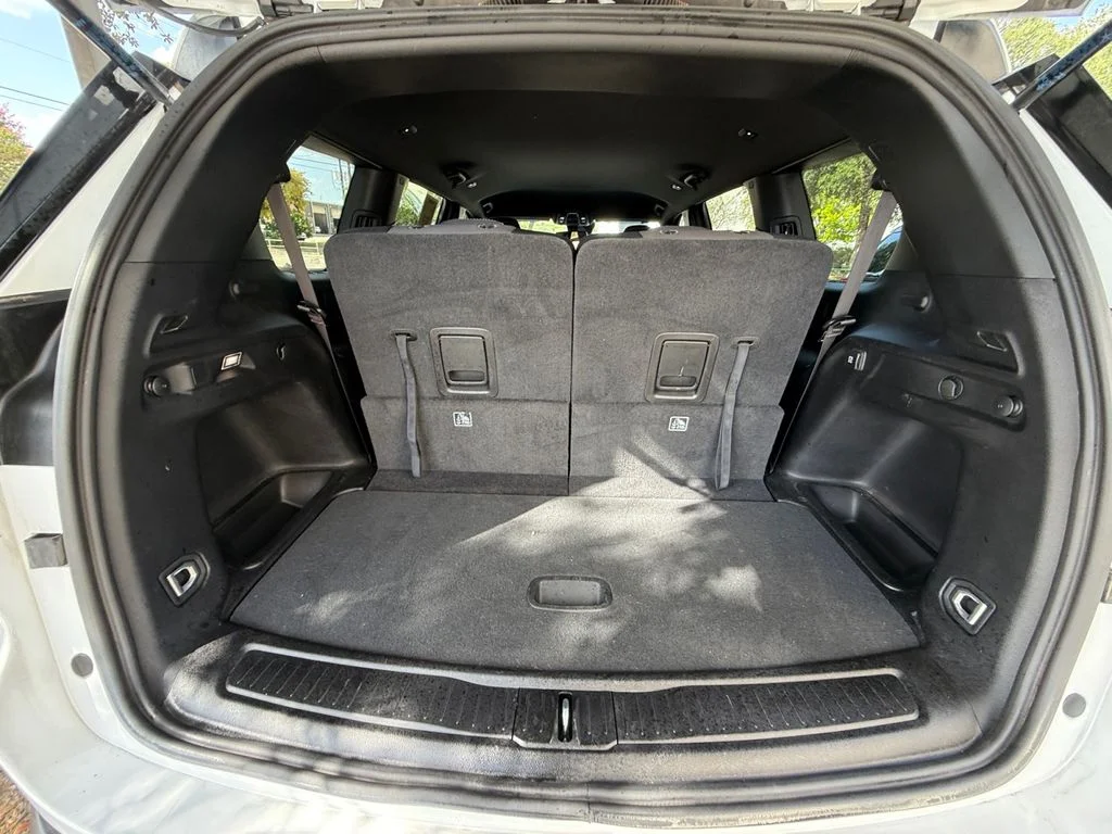 Used 2024 White Jeep Laredo image 19
