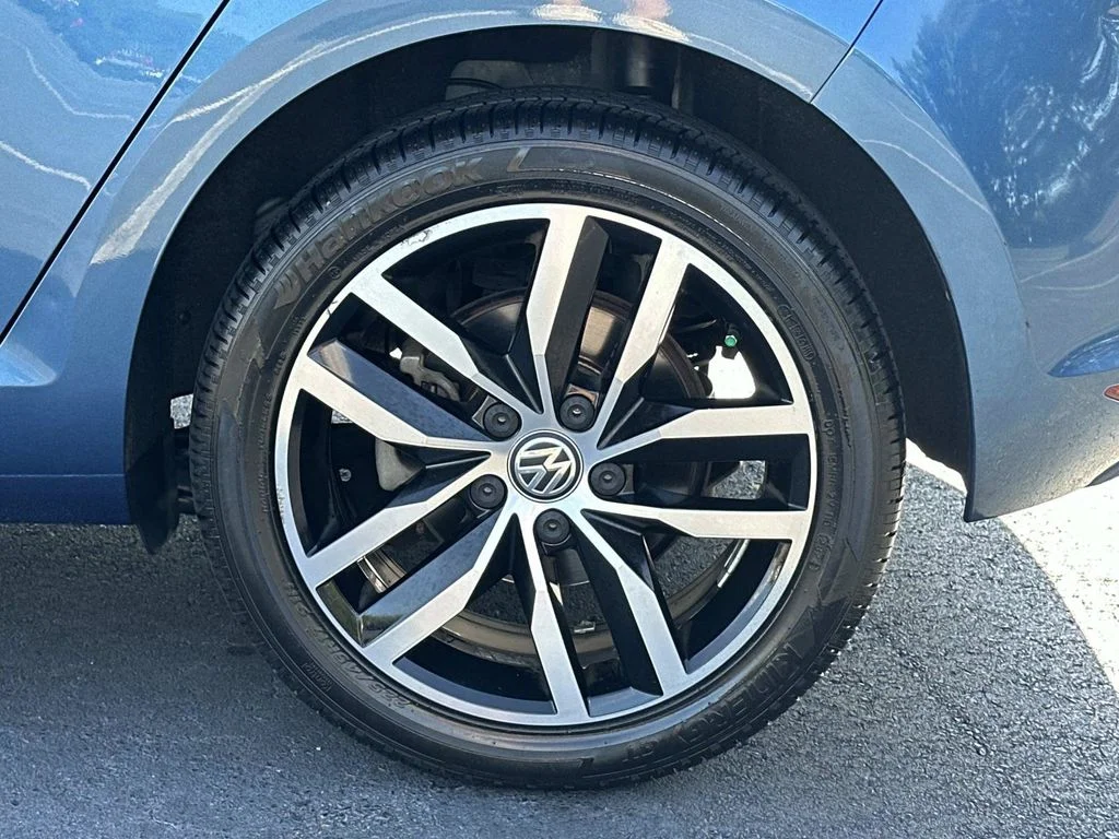 Used 2015  Volkswagen TSI SE 4-Door image 12